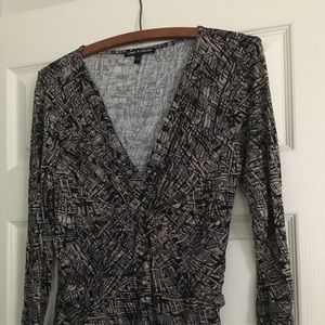 Pull-on stretchy top, v-neck, 3/4 sleeve